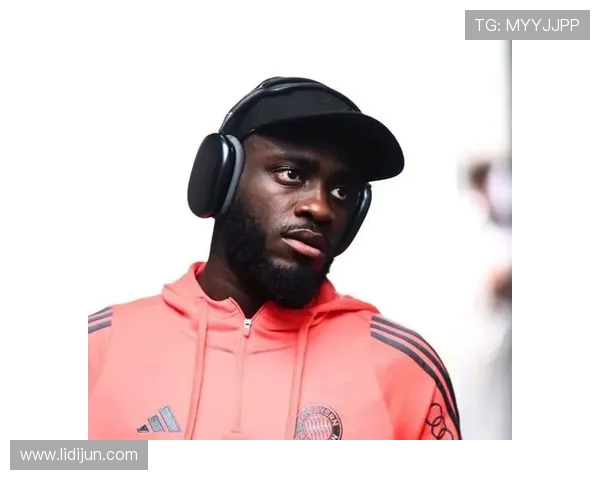 拜仁法国后防核心乌帕梅卡诺迎27岁生日再添光辉年华