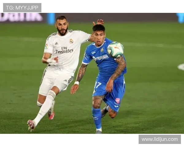 维尼修斯在阿隆索缺席的队内会议上向队友诚恳道歉引关注热议中